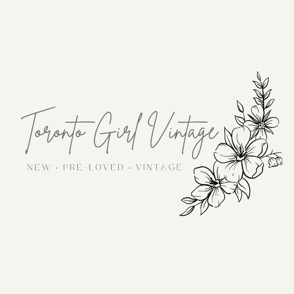 Free with $40 purchase | Quo Satin Pillowcase  Silver Brand New - Picture 3 of 3